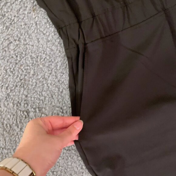 BANANA REPUBLIC FACTORY BLACK CROPPED JUMPSUIT - SIZE M - Picture 7 of 9